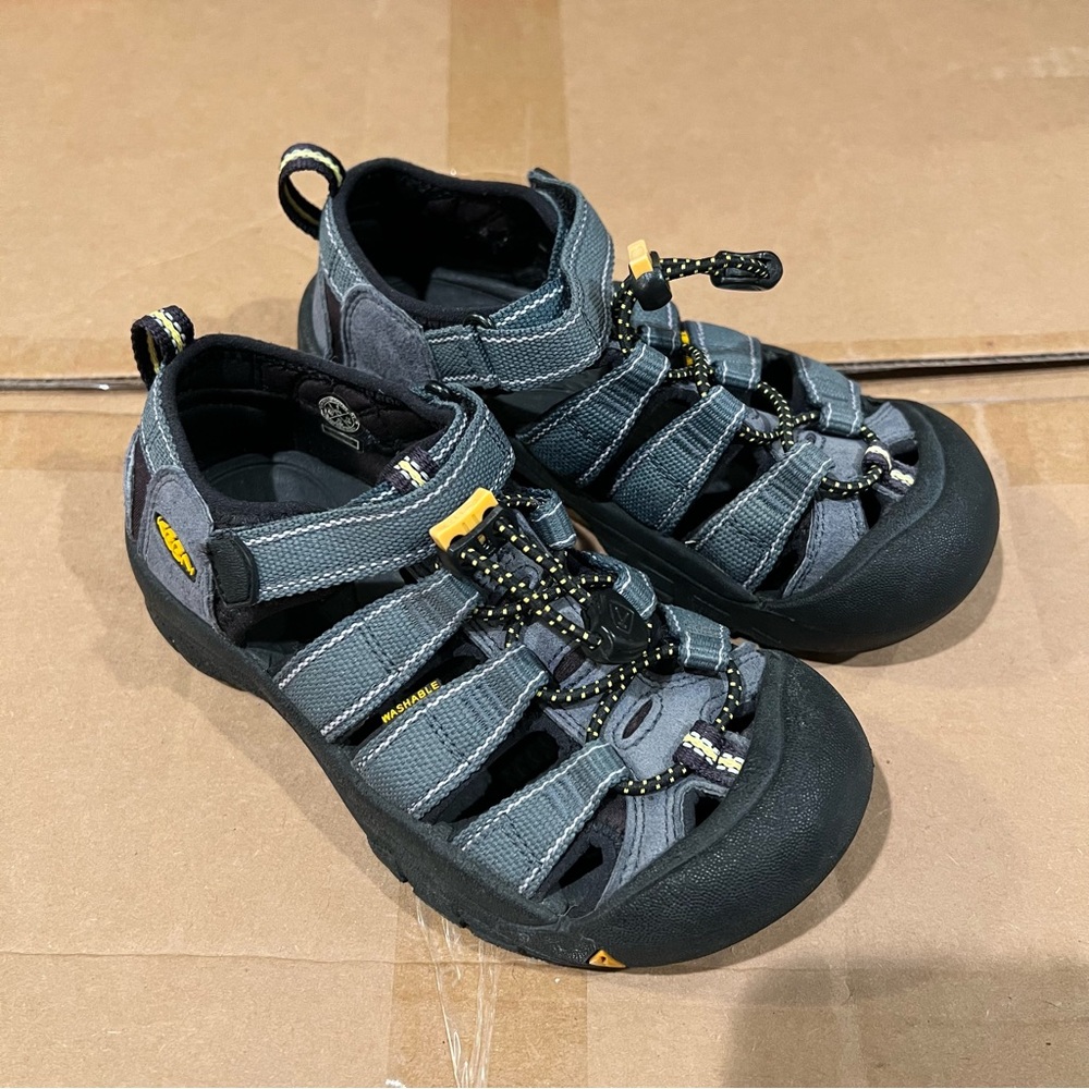 KEEN Newport H2 Sandals in Grey, NEW, Size 1 - Picture 6 of 6
